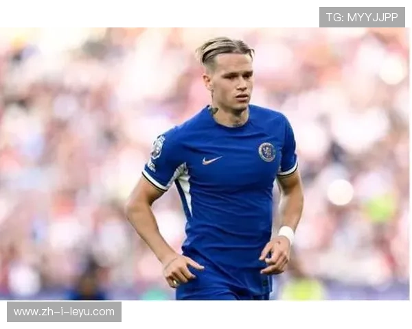 切尔西通过短传推进形成射门，穆德里克抽射被封