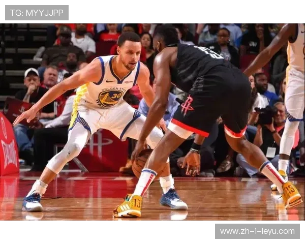 勇士暴击奇才,库里三分球如神助 勇士暴击奇才,库里三分球如神助