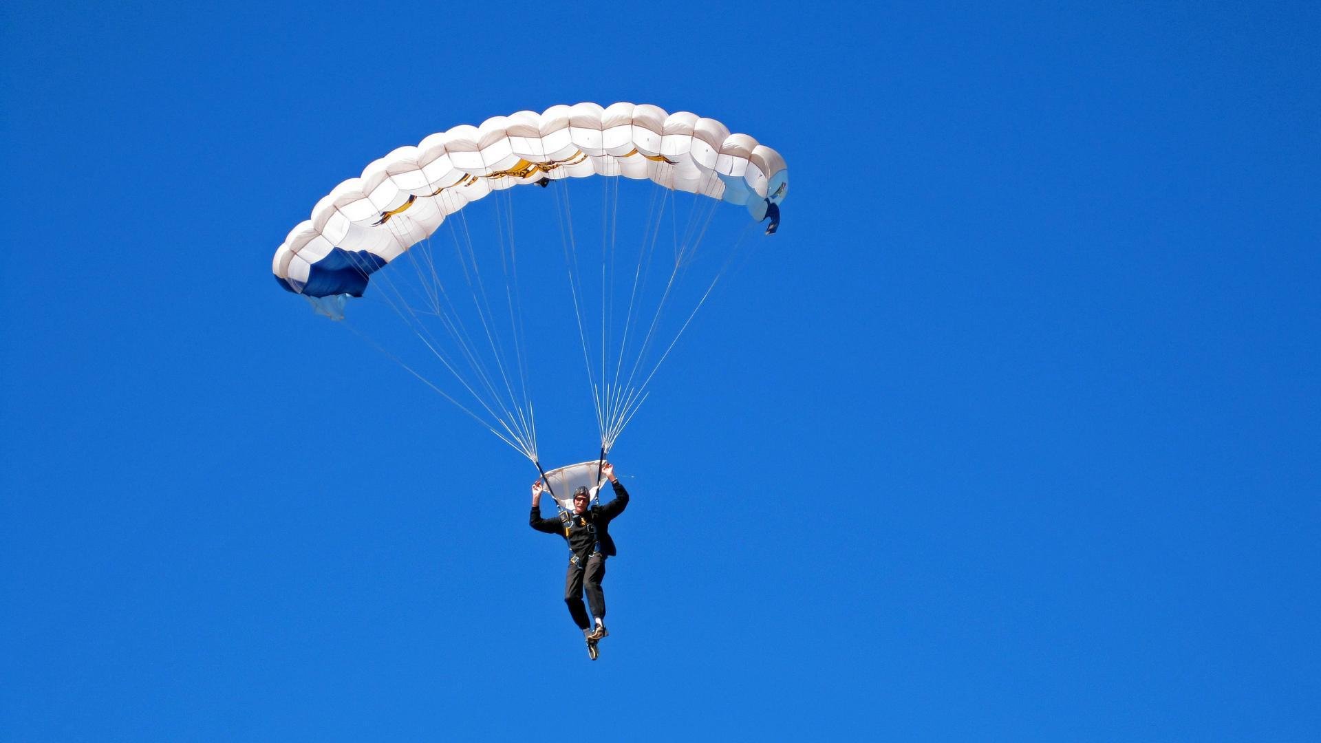 体育产业园区发展模式比较分析，体育文化产业园建设策划方案